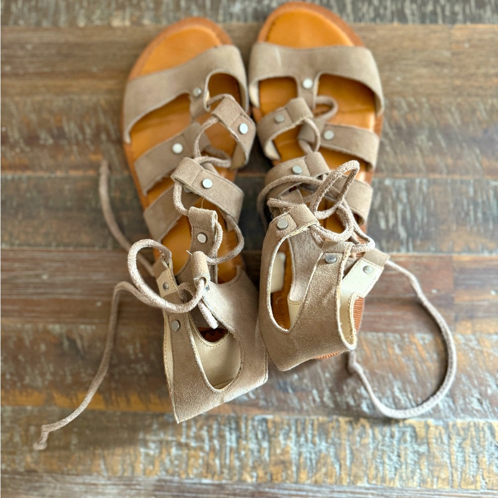 DV by Dolce Vita Gladiator Sandals